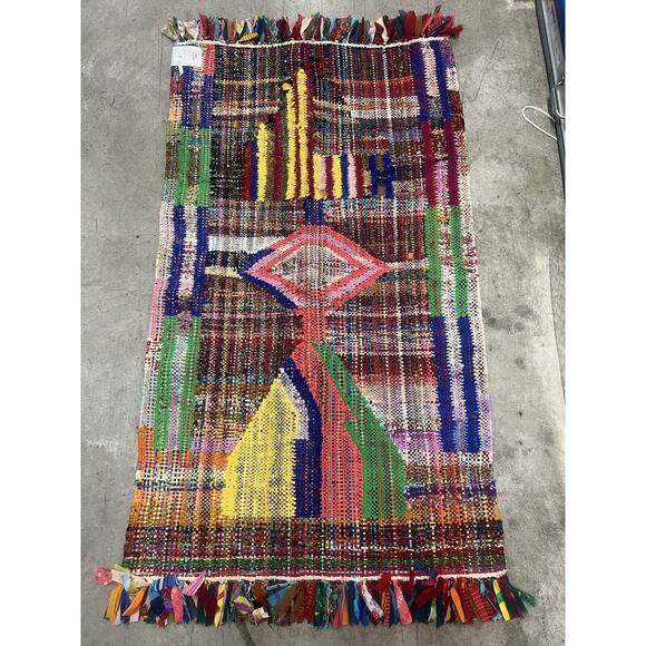 Urban Outfitters Urban Renewal Remnants Holly Rug 3 x 5 Ft - Picture 1 of 4